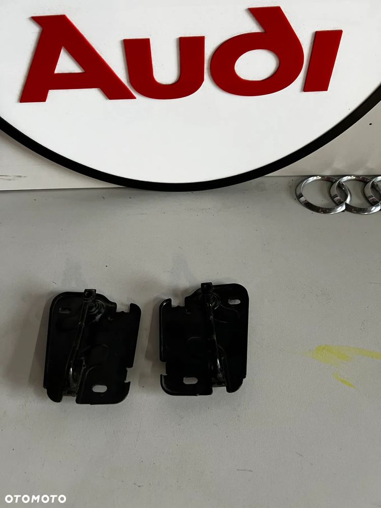 ZAMEK RYGIEL MASKI PRAWY LEWY AUDI A3 8V 8V0823185C 8V0823186C 2012- - 2