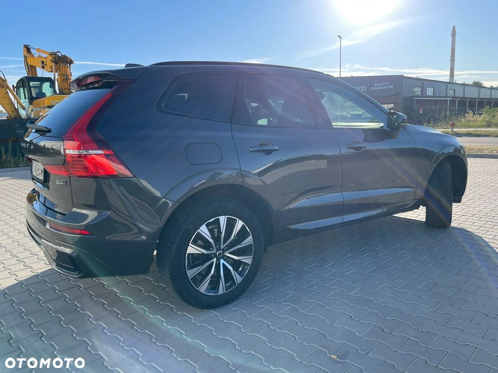 Volvo XC 60 B4 D AWD Plus Dark - 5