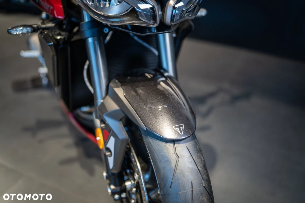 Triumph Street Triple - 21