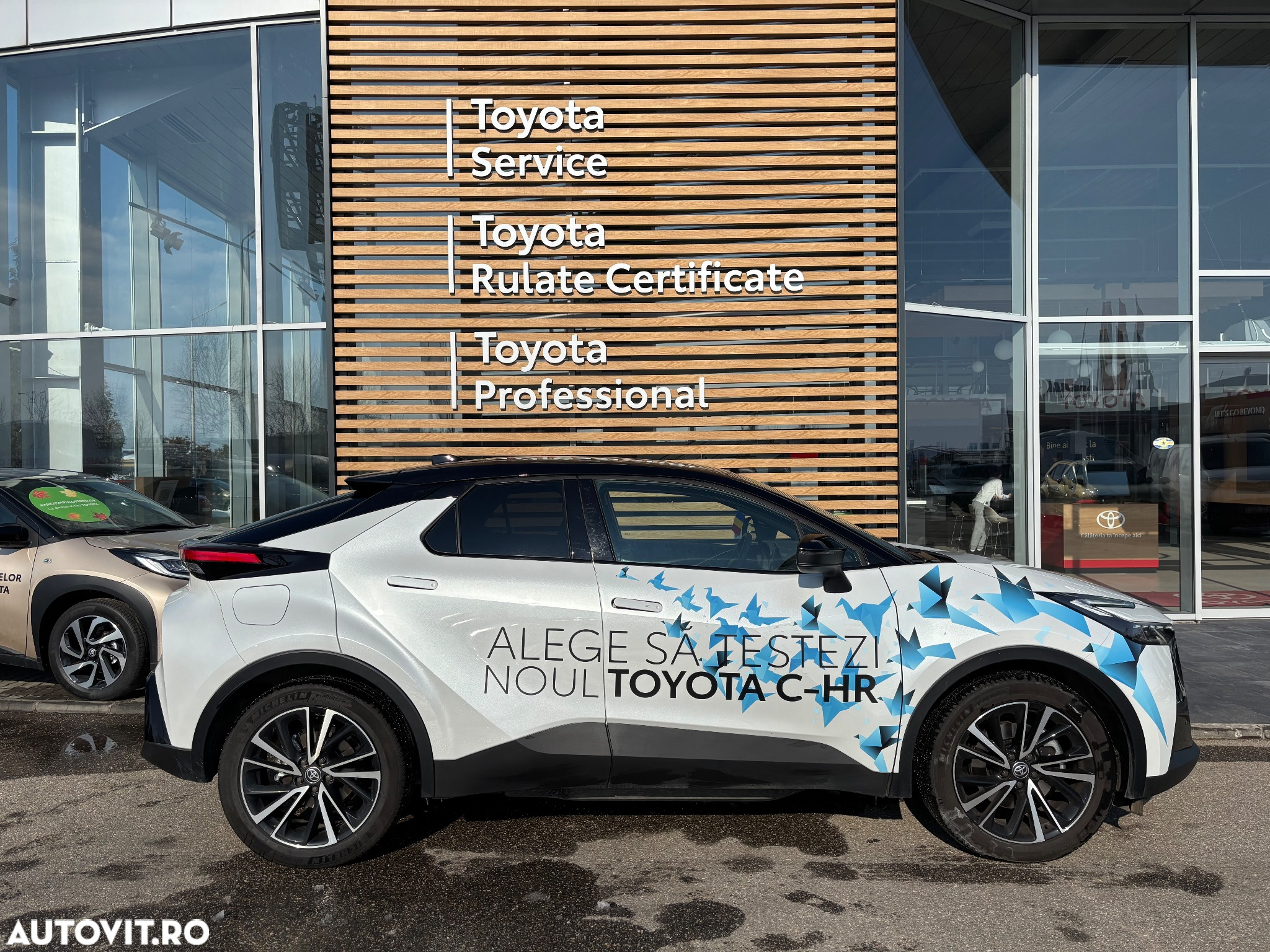 Toyota C-HR 2.0 PHEV 223 CP 4x2 CVT Exclusive - 9
