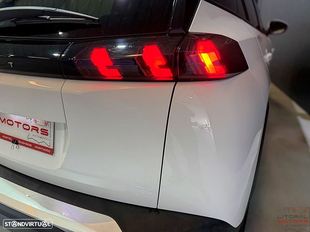 Peugeot 2008 1.2 PureTech Allure EAT8 - 11