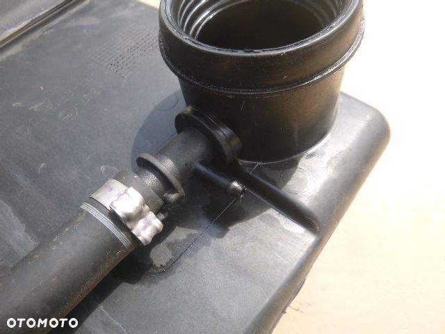 OBUDOWA FILTRA POWIETRZA FIAT GRANDE PUNTO 1.2 1.4 51773400 - 6