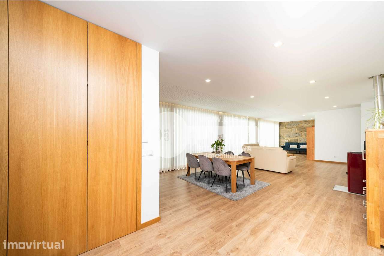 Quinta T6+1 com Piscina | Terreno de 6.231 m² em  Vila Verde - Grande imagem: 5/42