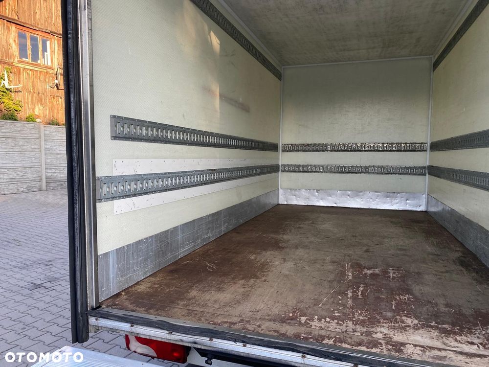 Mercedes-Benz Sprinter - 23