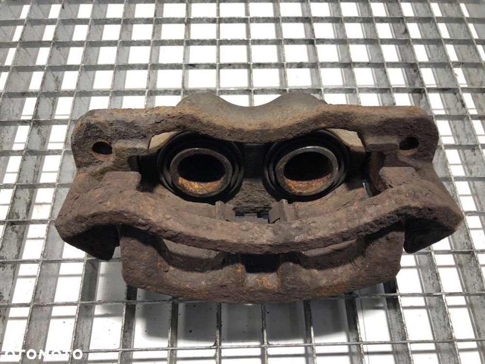 ZACISK LEWY PRZÓD  IVECO DAILY I Platforma / podwozie 1978 - 1999 35-10 (10310311, 10311111, - 3