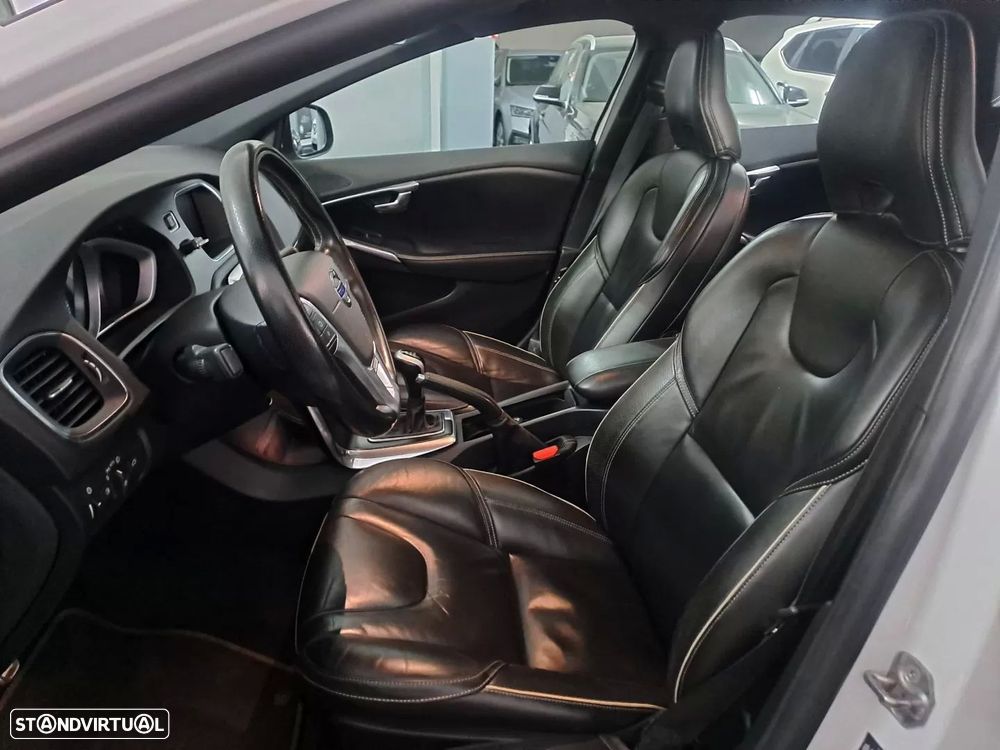 Volvo V40 2.0 D2 R-Design - 9
