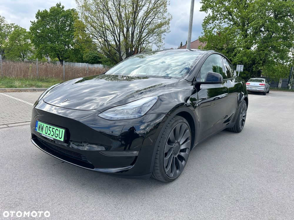 Tesla Model Y Performance AWD - 14