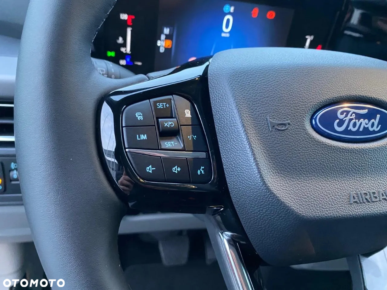 Ford Tourneo Custom 2.0 EcoBlue 320 L2 Titanium - 18