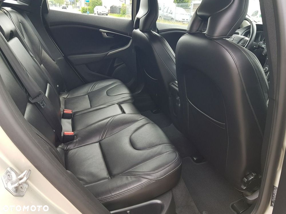 Volvo V40 T2 Momentum - 15