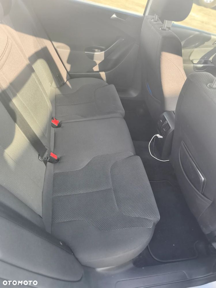 Volkswagen Passat 2.0 TDI DPF Individual - 10