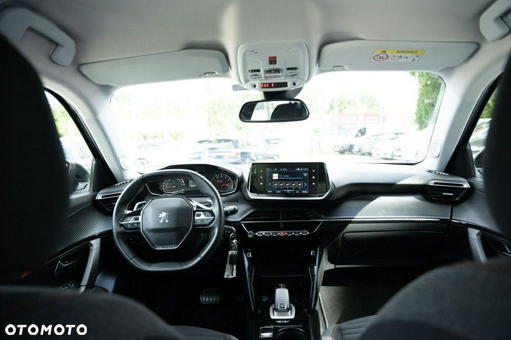 Peugeot 2008 - 11