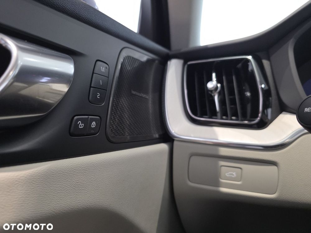 Volvo XC 60 - 16
