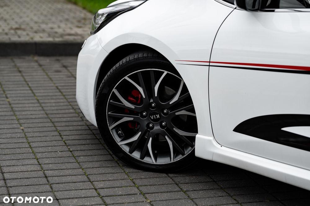 Kia Ceed 1.6 T-GDI GT L - 11