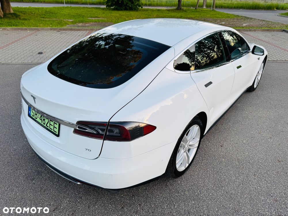 Tesla Model S - 9