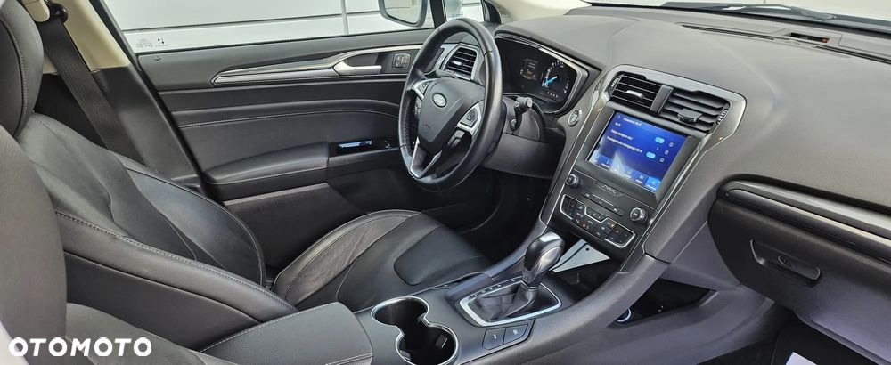 Ford Mondeo 2.0 Hybrid Titanium - 24