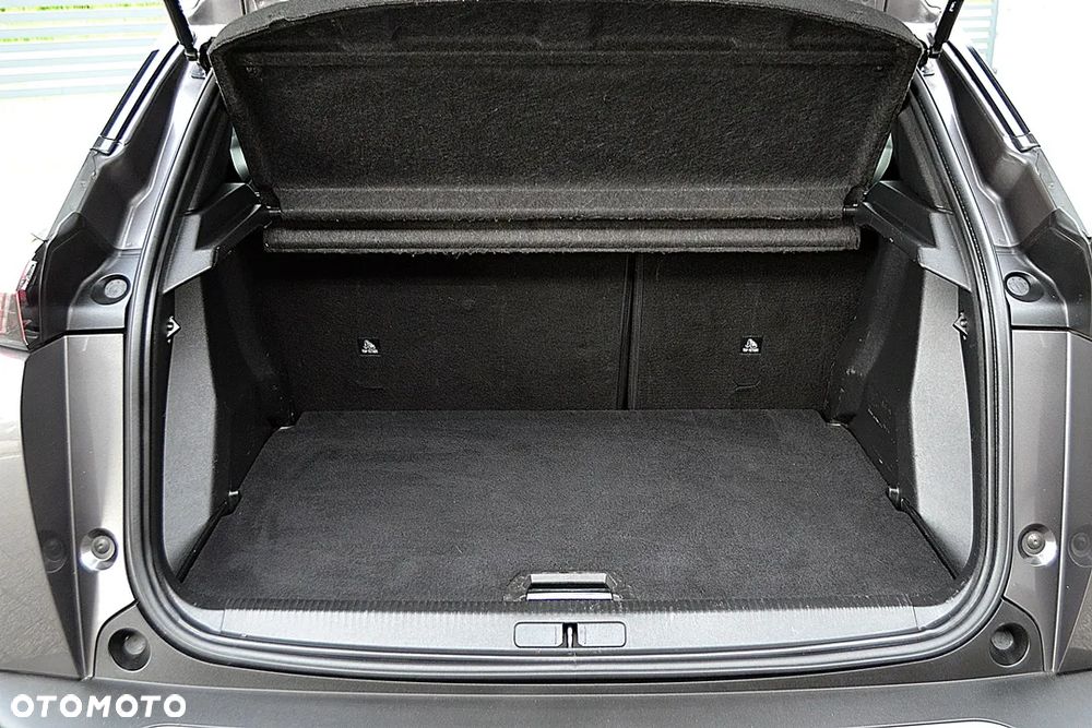 Peugeot 2008 BlueHDi 130 EAT8 Allure - 18