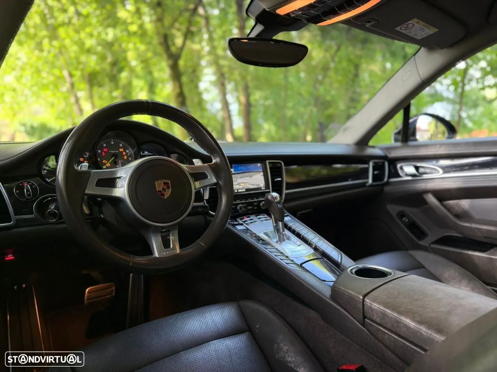 Porsche Panamera - 30
