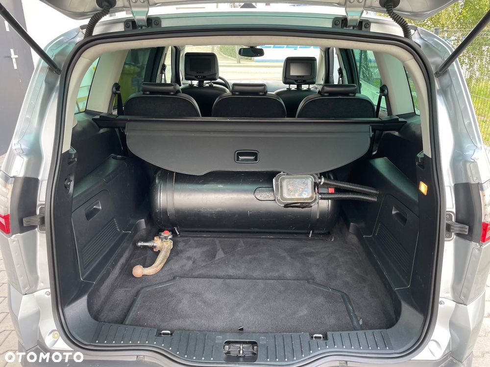Ford S-Max - 21