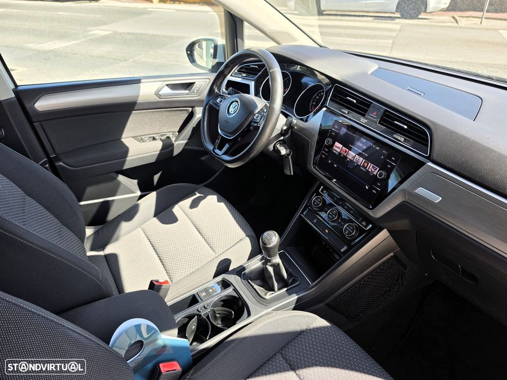 VW Touran 1.6 TDI Confortline - 31
