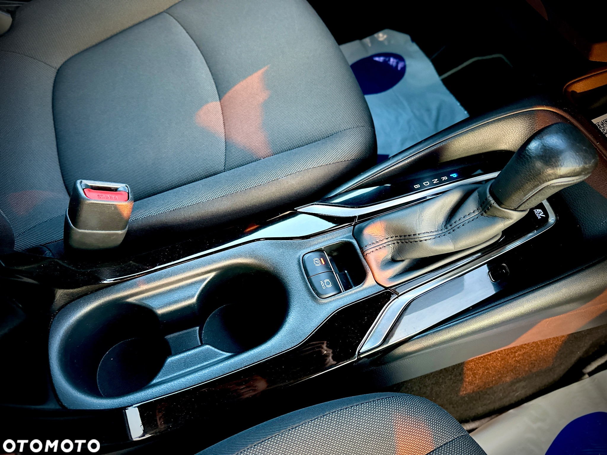 Toyota Corolla 1.8 Hybrid Comfort - 27