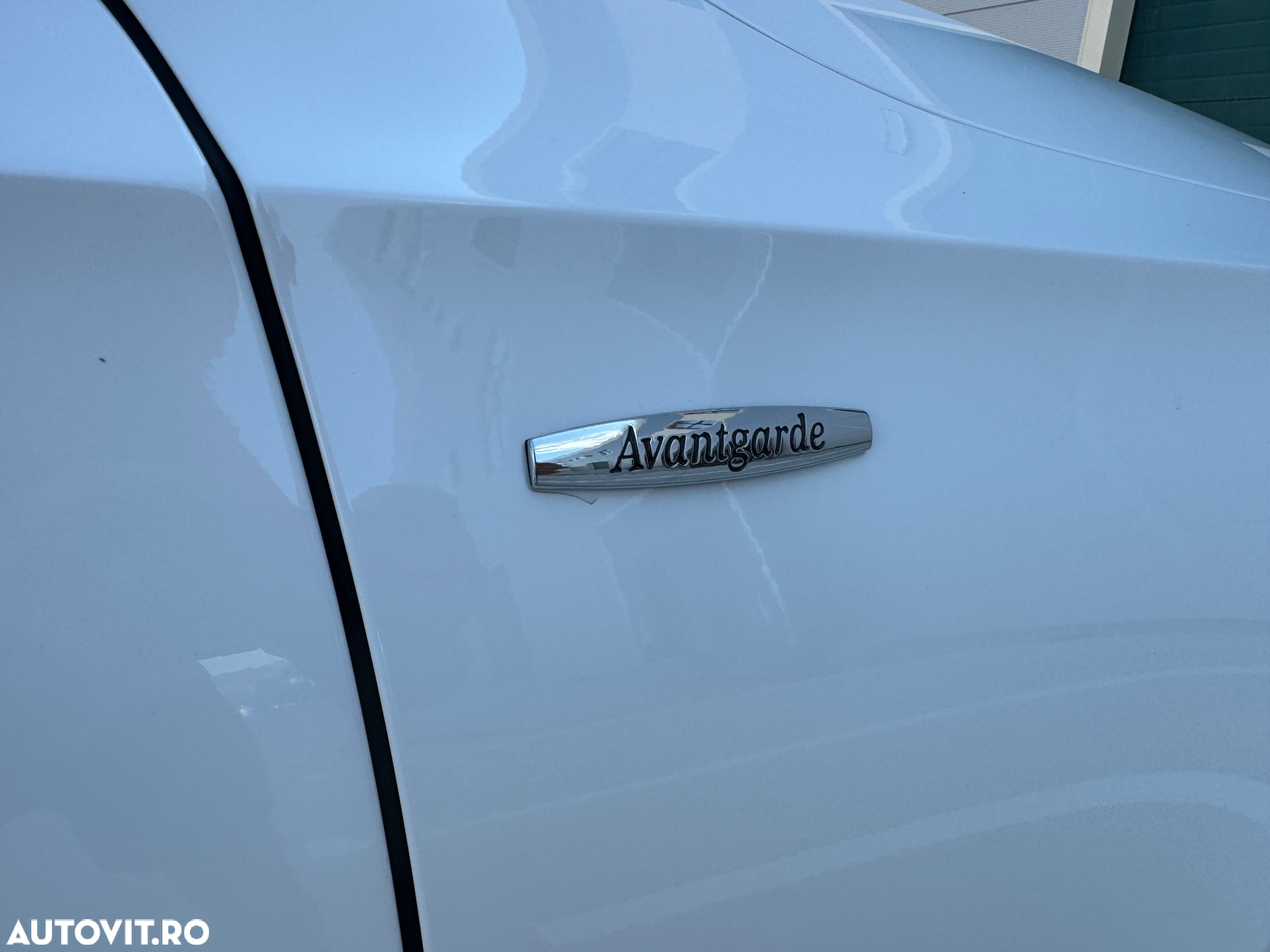 Mercedes-Benz E 220 d T 9G-TRONIC Edition AVANTGARDE - 24