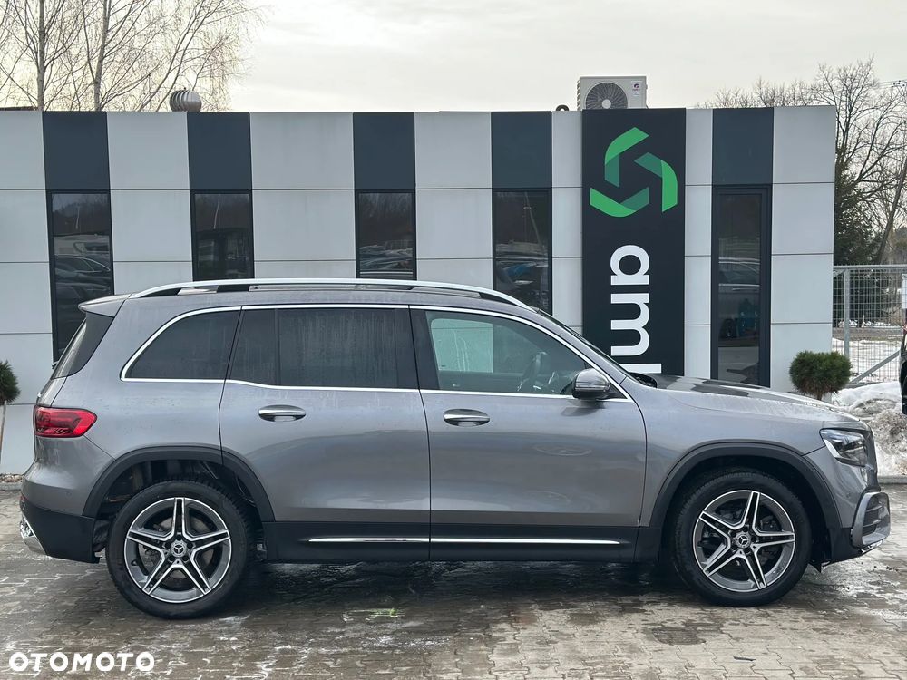 Mercedes-Benz GLB - 9