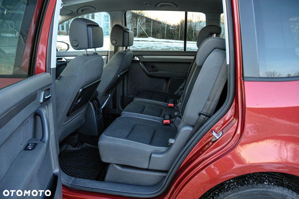 Volkswagen Touran - 8