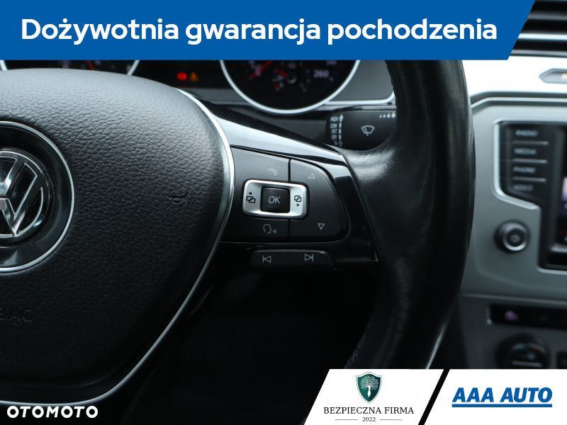 Volkswagen Passat - 23