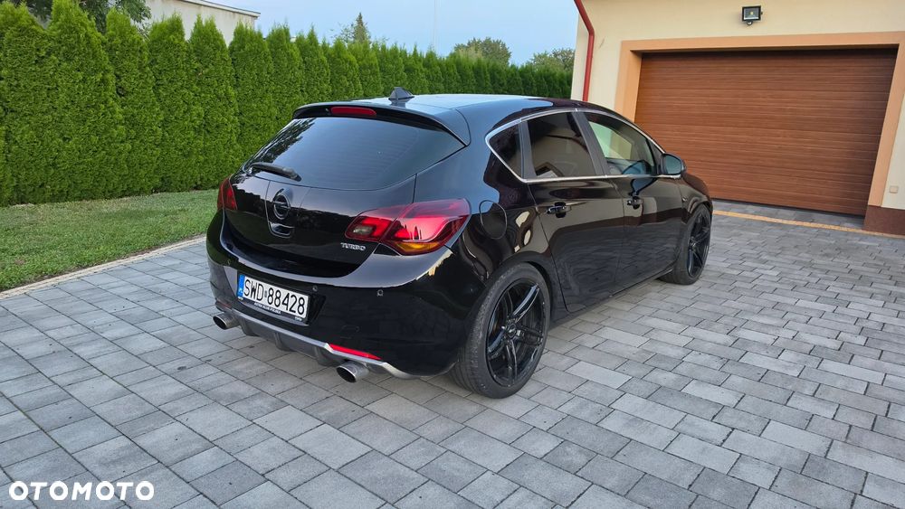 Opel Astra 1.6 Turbo - 8