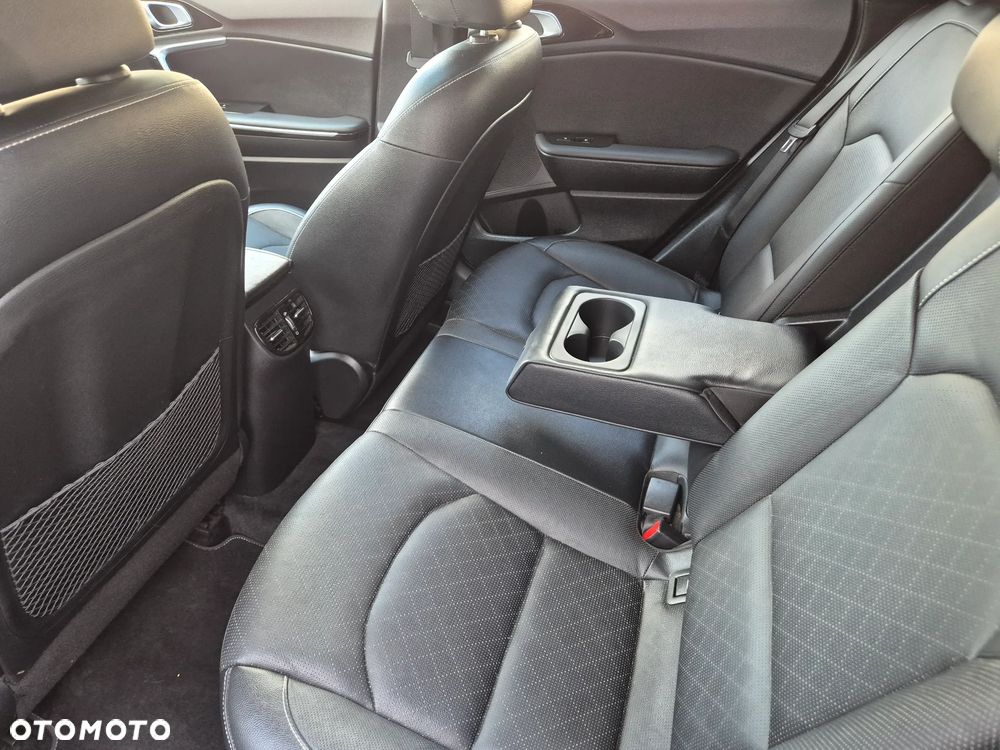 Kia XCeed 1.4 T-GDI OPF DCT7 PLATINUM EDITION - 15