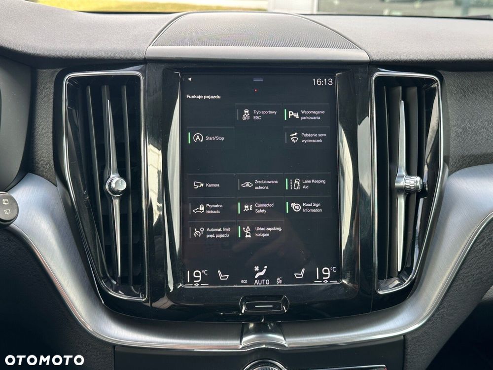 Volvo XC 60 T4 Momentum - 25