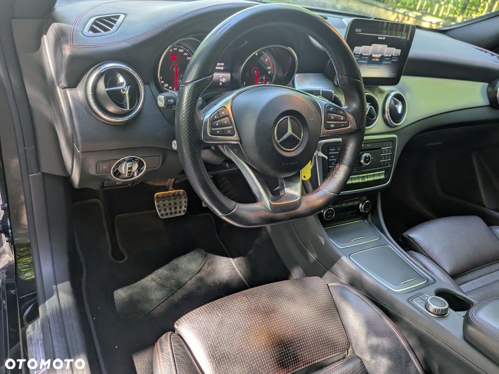 Mercedes-Benz CLA 200 d 7G-DCT AMG Line - 11