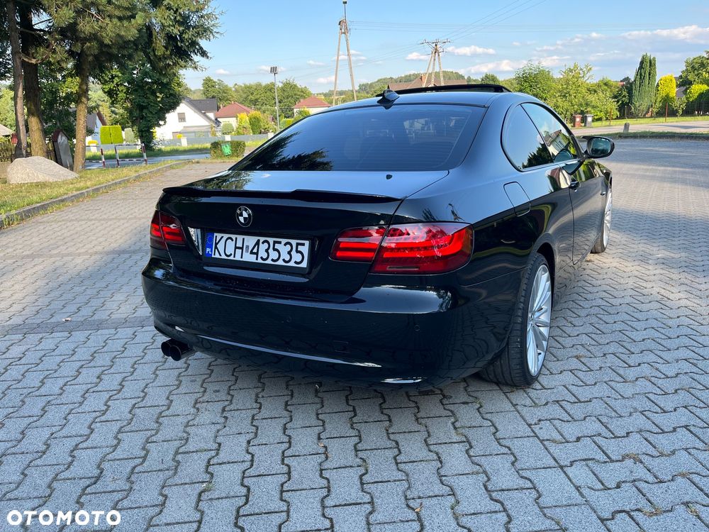 BMW Seria 3 320i - 26