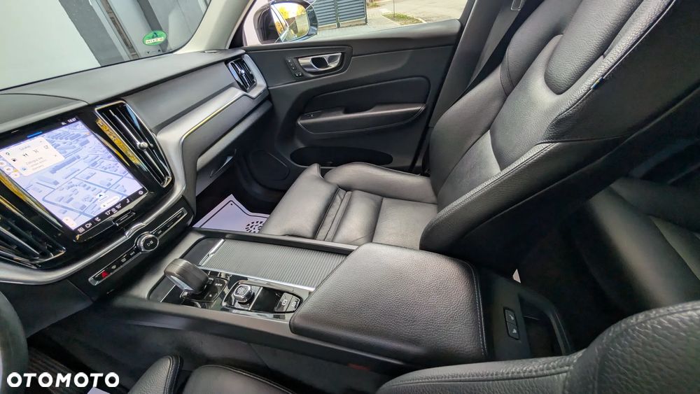 Volvo XC 60 B4 D Geartronic Momentum Pro - 6