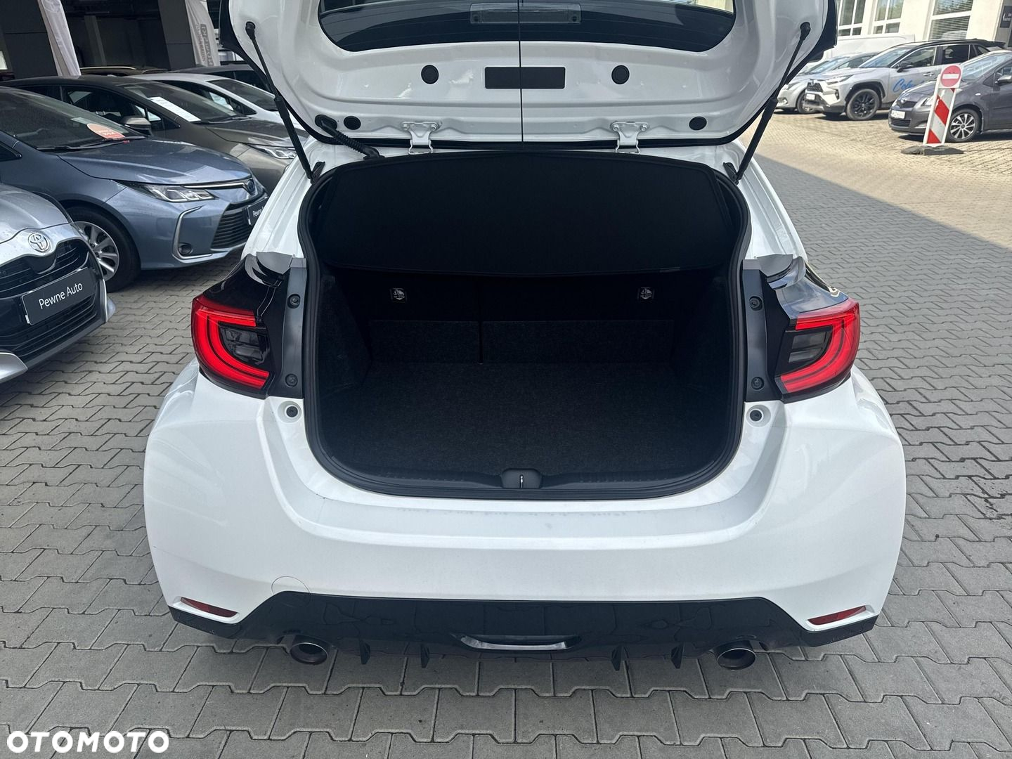 Toyota Yaris GR 1.6 Dynamic - 28