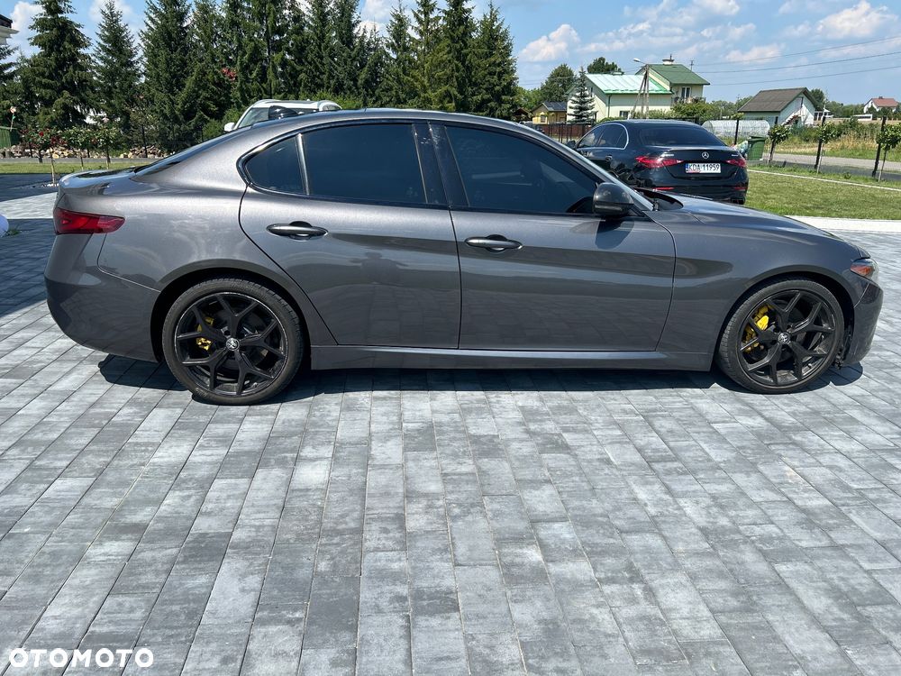 Alfa Romeo Giulia 2.0 Turbo TI Q4 - 13