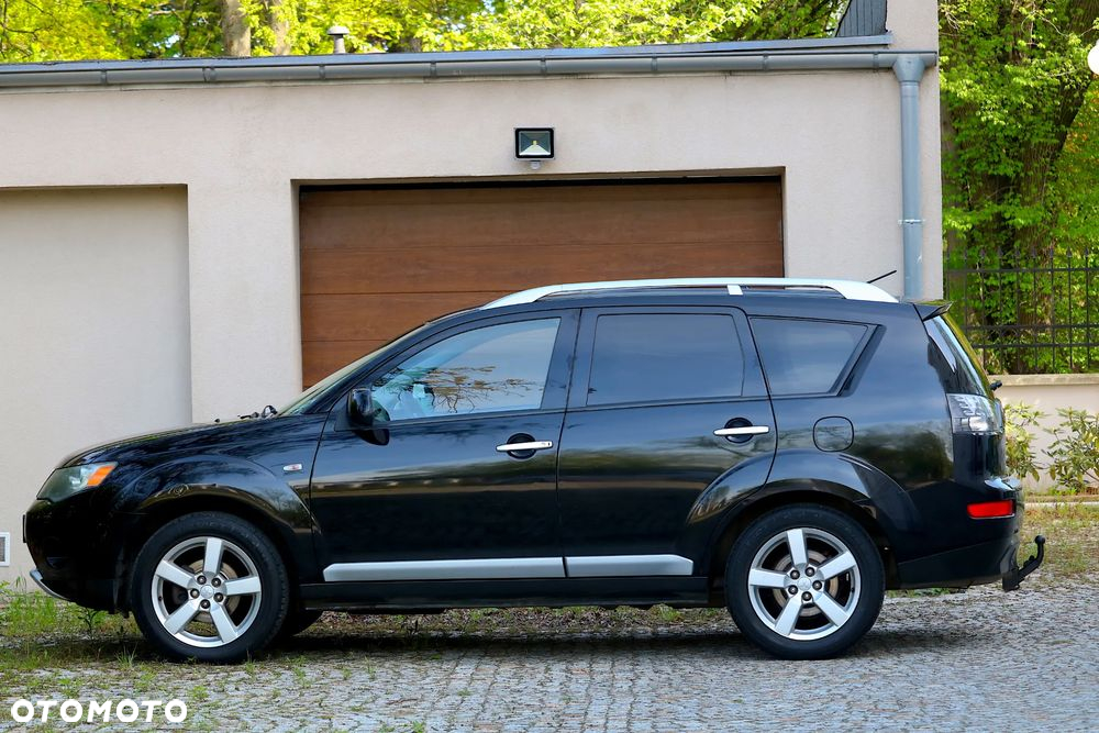 Mitsubishi Outlander 2.2 DID Intense + - 23