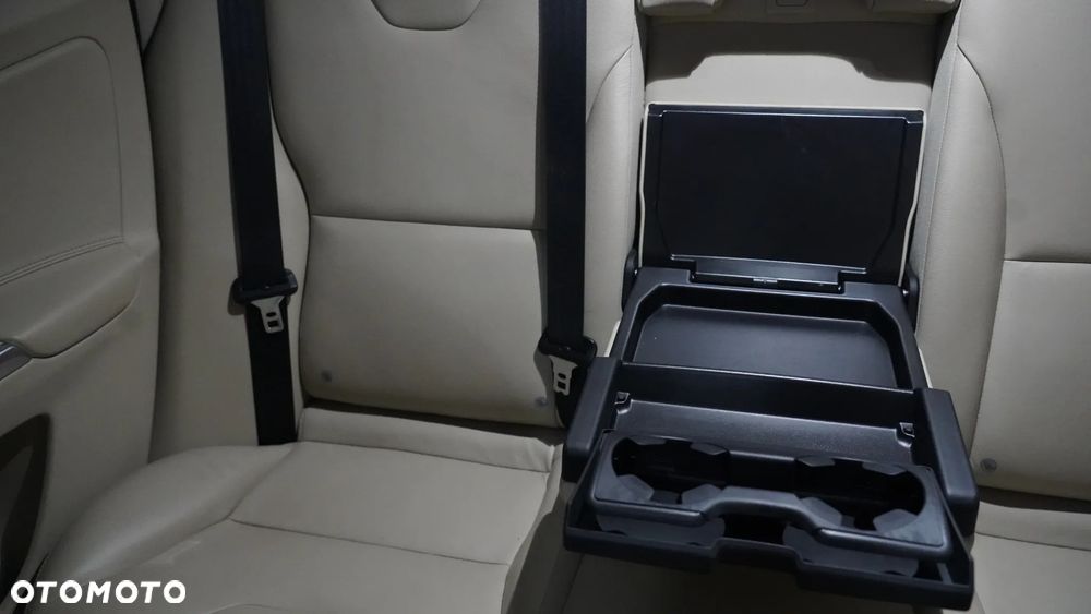 Volvo XC 60 - 6