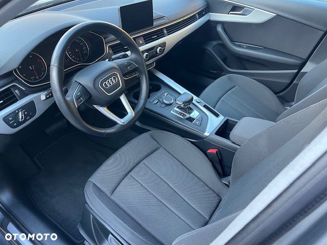 Audi A4 Limousine - 5