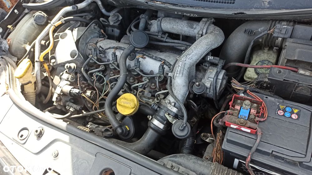 Renault Megane II  1. DCI  1.9 skrzynia  F9q800 Lakier NV576 skrzynia ND0001  drzwi  zderzak RS  maska  błotnik klapa - 2