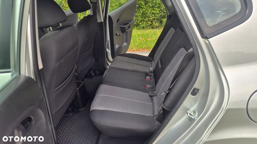 Kia Venga 1.4 CVVT Attract - 12