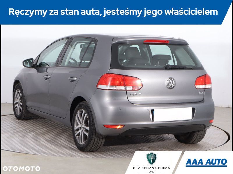 Volkswagen Golf - 6