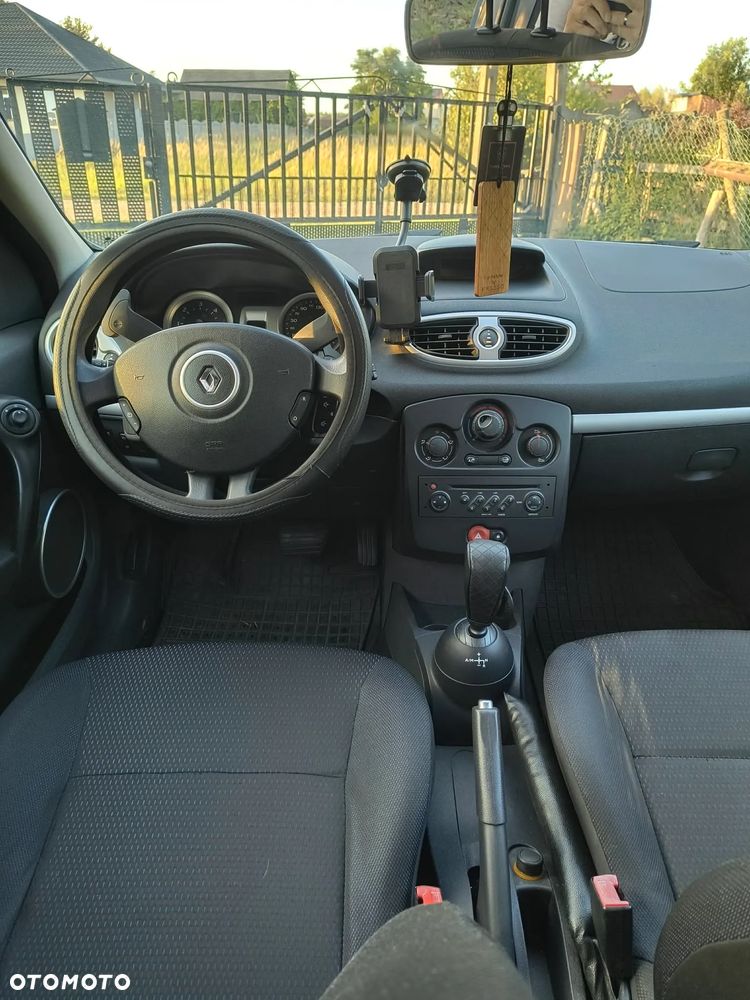 Renault Clio - 9