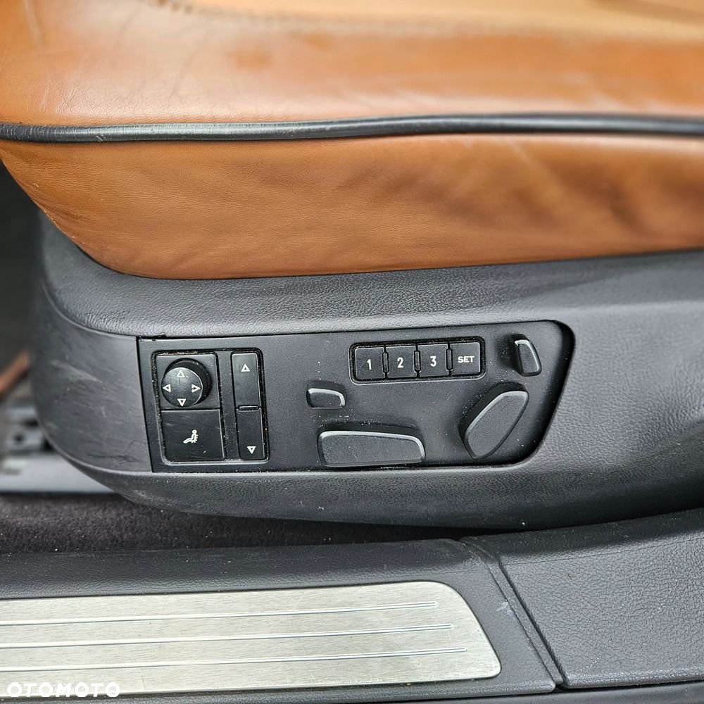 Volkswagen Phaeton - 23