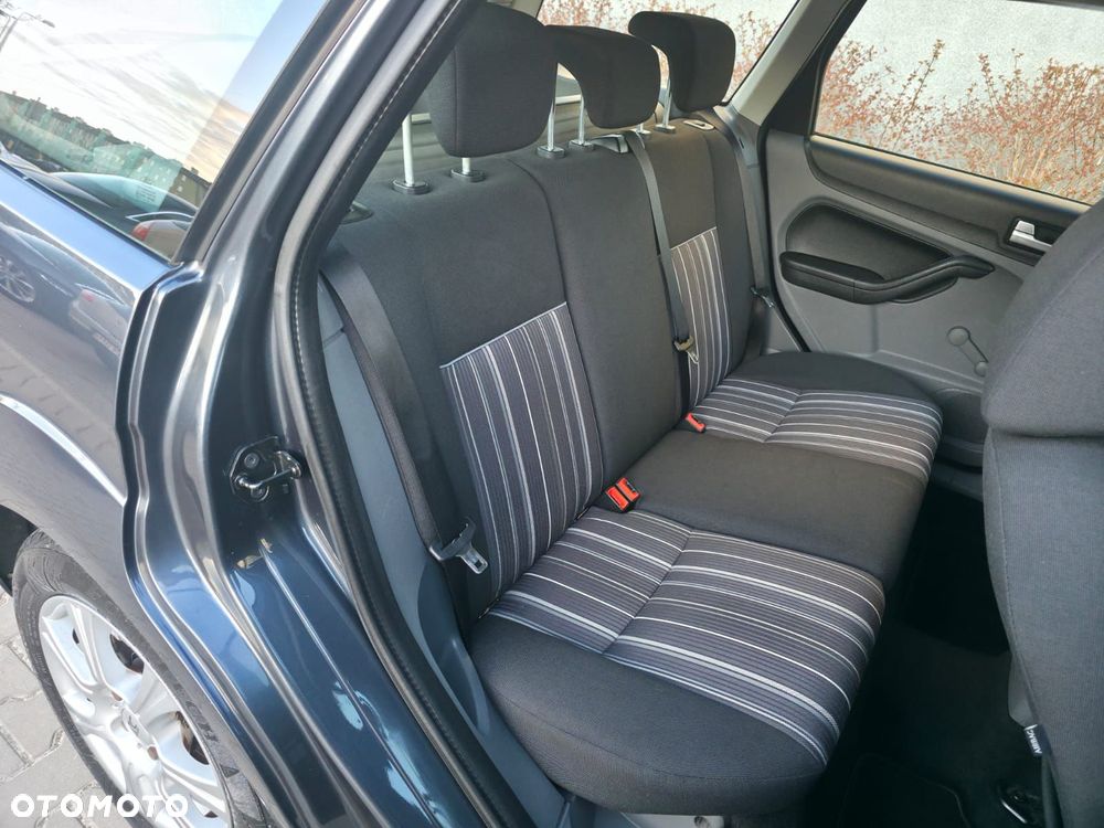 Ford Focus - 30