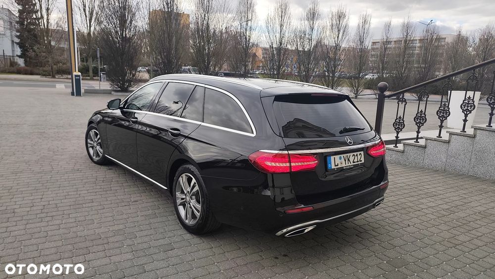 Mercedes-Benz Klasa E 220 d Business Edition 9G-TRONIC - 22