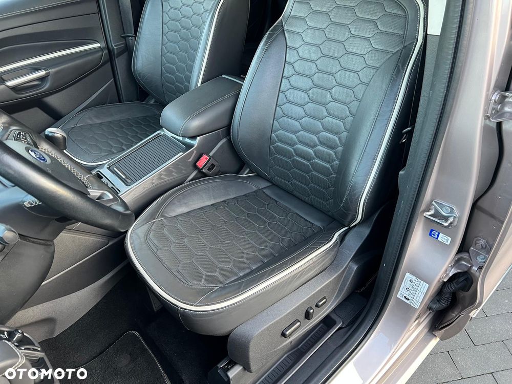 Ford Kuga - 13