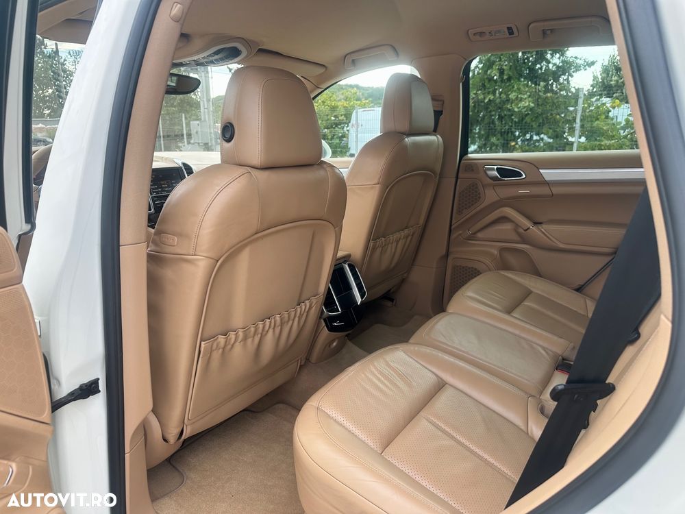 Porsche Cayenne - 7