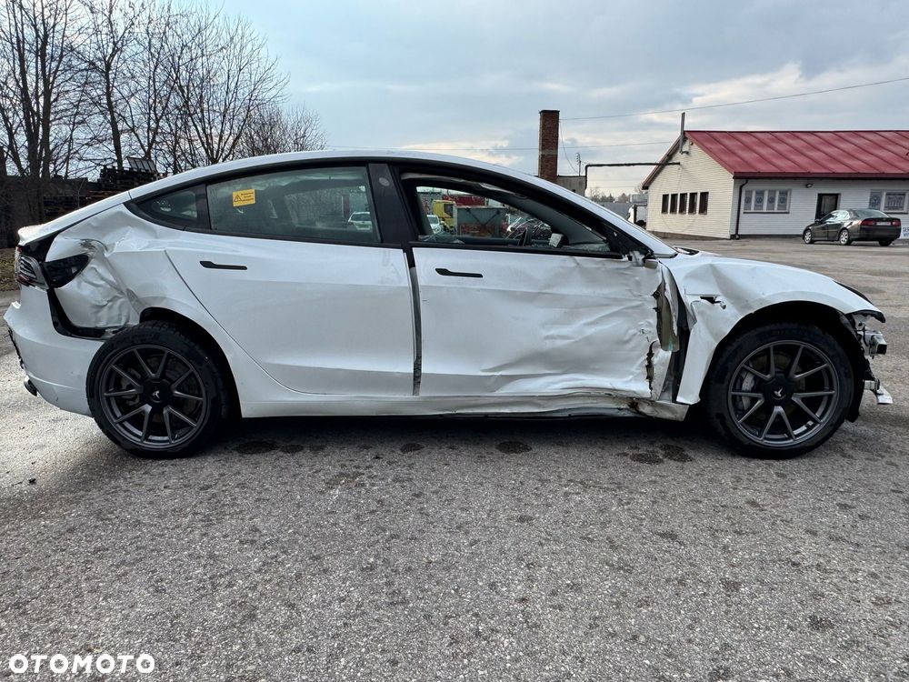 Tesla Model 3 Langstreckenbatterie Allradantrieb Dual Motor - 24