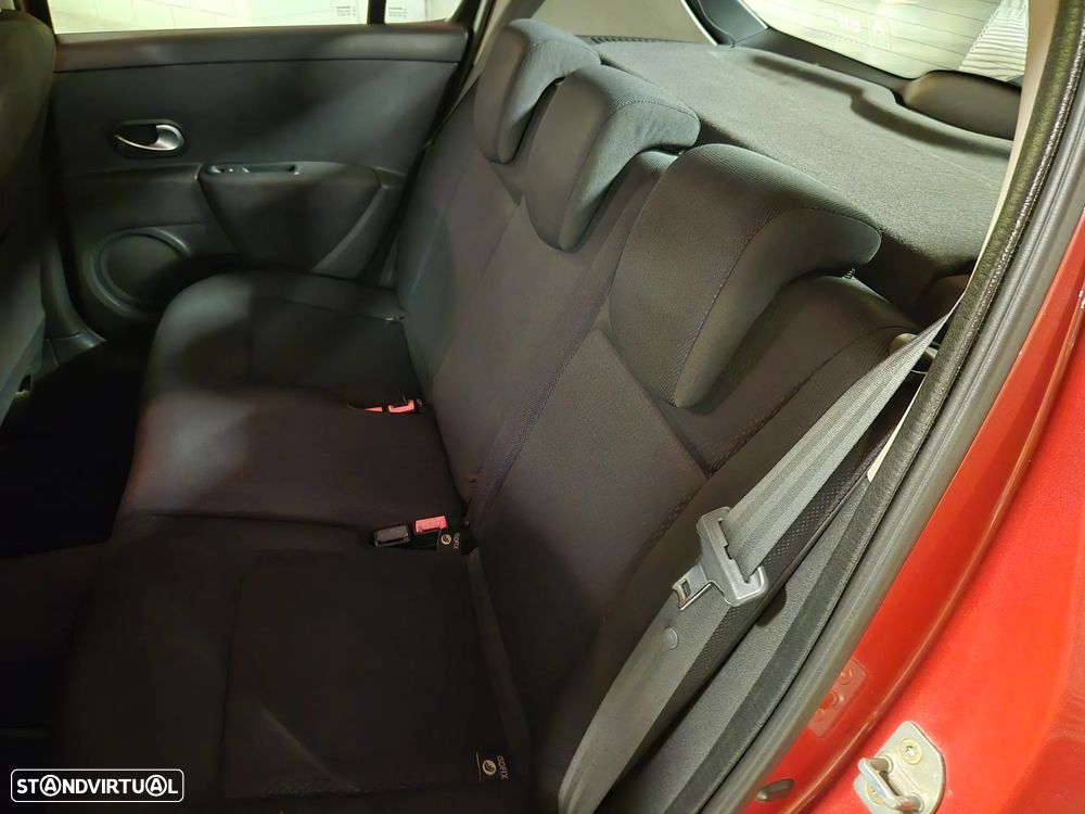 Renault Clio 1.2 16V Dynamique - 26